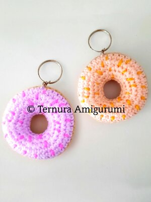 cover image of Donut keychain crochet pattern
